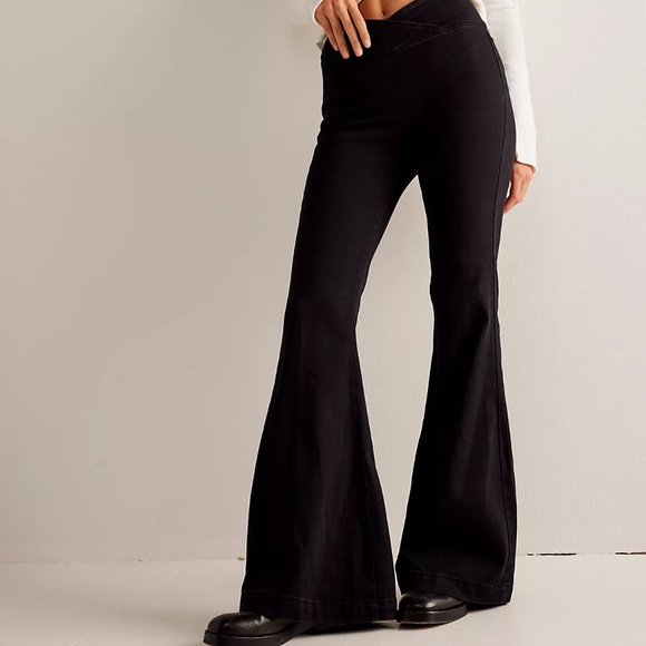 Free People Denim - Free People We The Free Venice Beach Flare Jean Women's 29 Pull On Black